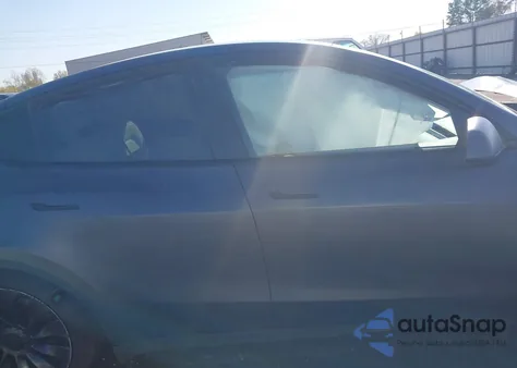 2022 Tesla Model Y Performance Dual Motor All-Wheel Drive from USA, damaged, VIN 7SAYGDEF6NF309597